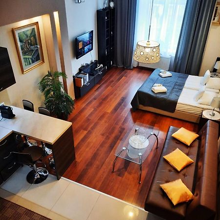Luxury Senate Apartment Красков Екстериор снимка
