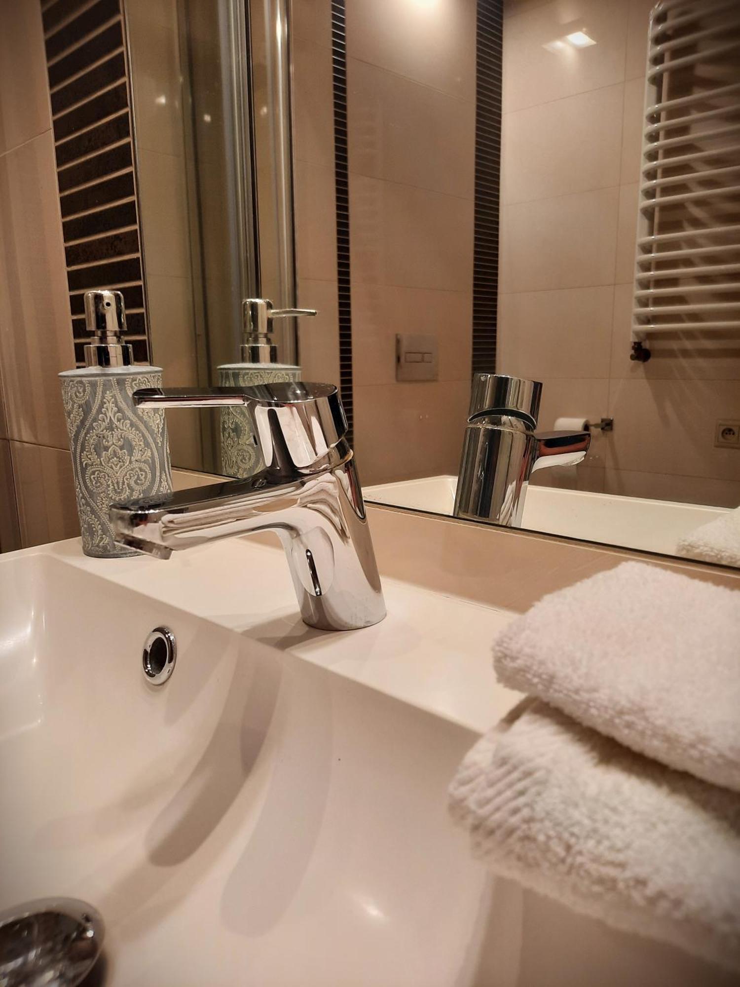 Luxury Senate Apartment Красков Екстериор снимка